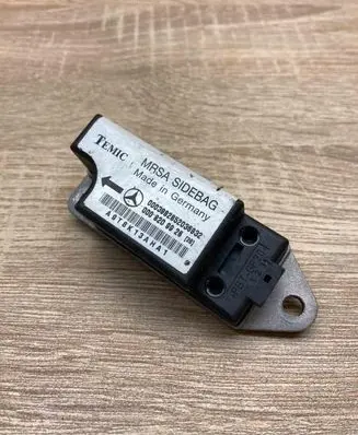 Mercedes-Benz E W210 Airbag deployment crash/impact sensor 0008209926 AIRCRASH