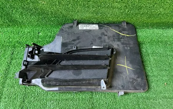Tesla Model S Intercooler air guide/duct channel