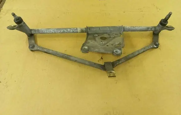 Peugeot 406 Front wiper linkage 
