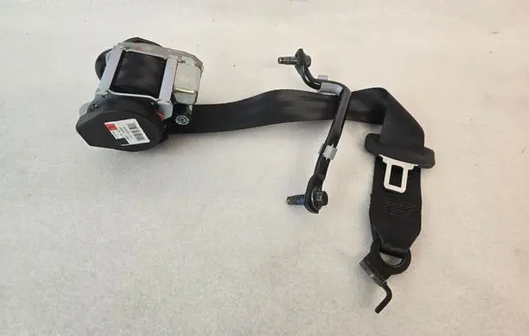 Volvo XC90 Third row seat belt 31484582
