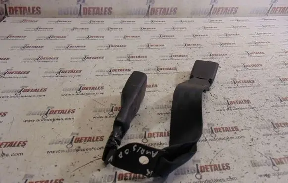 Toyota Auris 150 Middle seatbelt buckle (rear) 