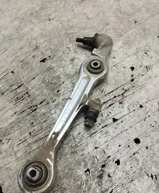 Audi A4 S4 B5 8D Front lower control arm/wishbone