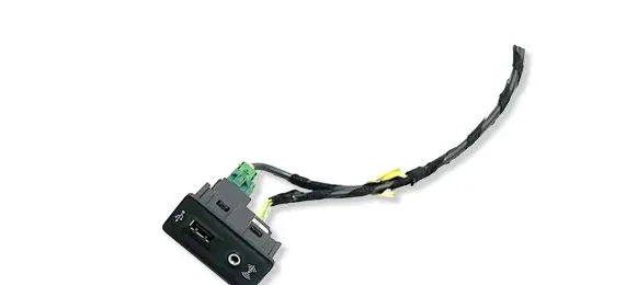 Volkswagen PASSAT B8 USB socket connector 5G0035222E 47069