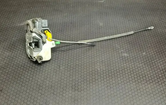 Opel Insignia A Rear door lock 10C051