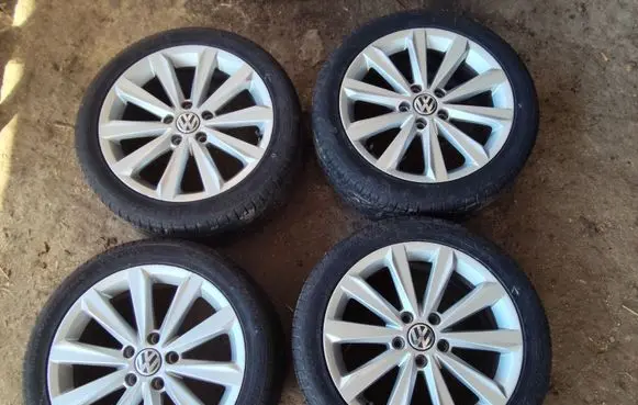 Volkswagen Golf VI R17 alloy rim 