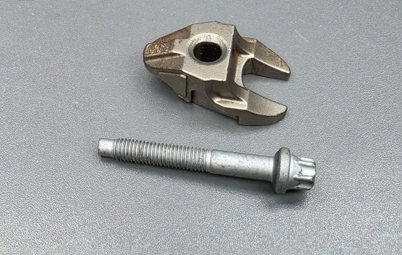 Ford Fiesta Fuel Injector clamp holder 