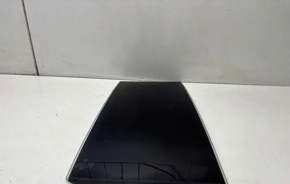 Volkswagen Touran II Rear vent window glass 43R001057