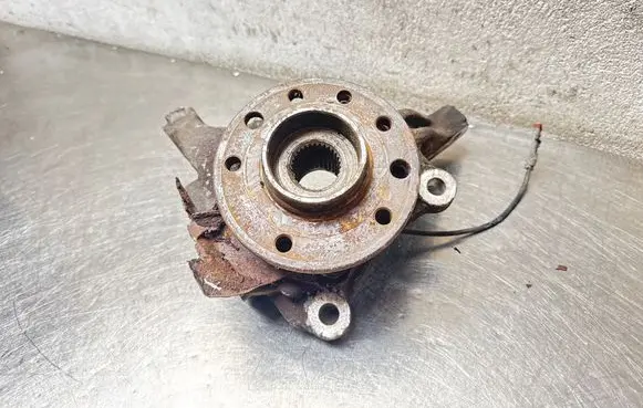 Opel Vectra C Front wheel hub spindle knuckle 13224331