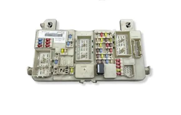 Ford Focus Fuse module 7M5T14A073CC 00204312 519242127