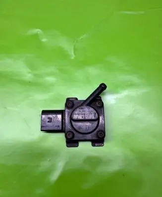 BMW 5 E60 E61 Exhaust gas pressure sensor 7789219 04F16