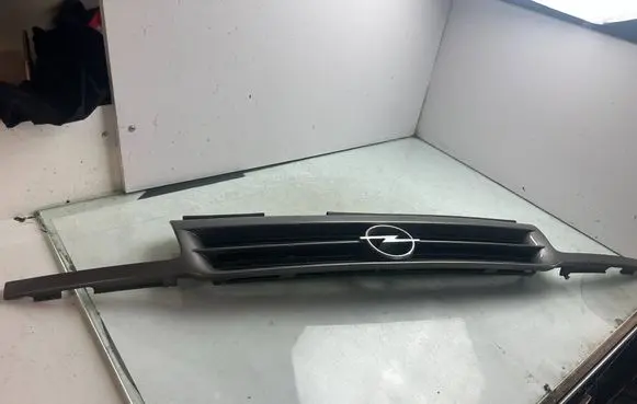 Opel Astra F Front grill 90449267 22256