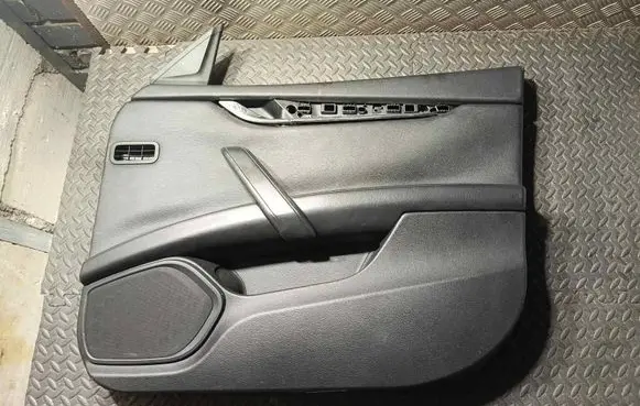 Maserati Quattroporte Front door card panel trim 06700075500 067000755002948