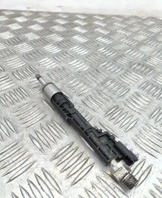 BMW 7 F01 F02 F03 F04 Fuel injector 7599876