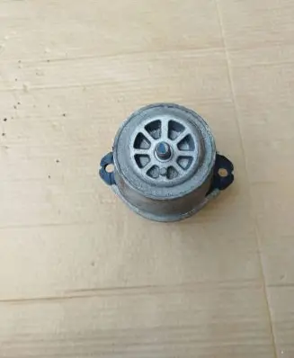Audi Q7 4L Engine mount vacuum valve 7L8199131B