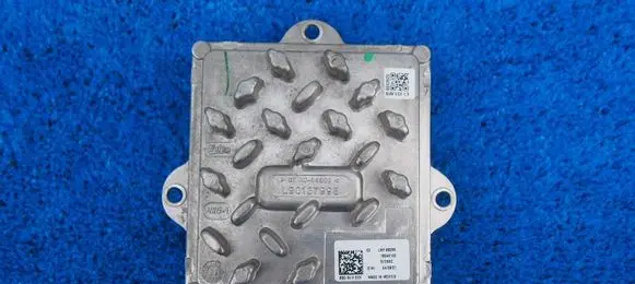 Ford Edge II LED ballast control module L90137998