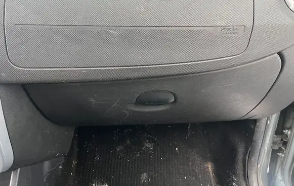 Dacia Logan I Glove box 