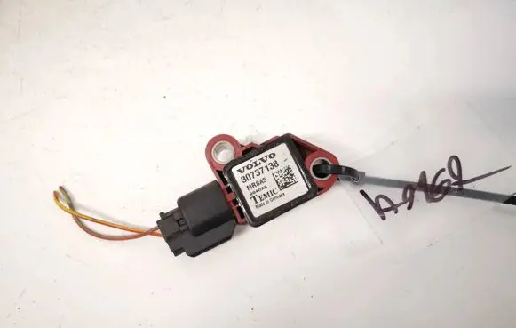 Volvo V50 Airbag deployment crash/impact sensor 30737138