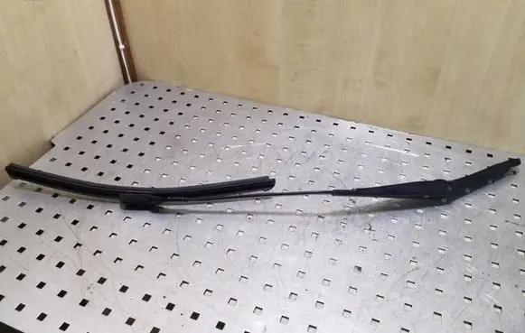 Ford Kuga I Front wiper blade arm 8V4117526