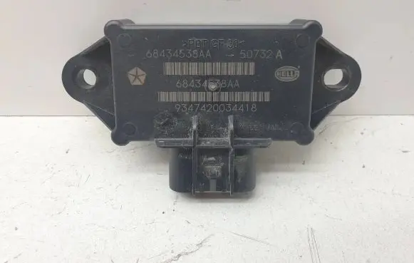 Chrysler Pacifica Fuel injection pump control unit/module 68434538AA 68434538 68434538-AA