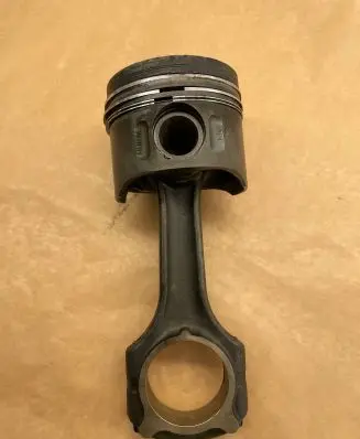Mercedes-Benz E W211 Connecting rod/conrod A6460300220 A6460300917