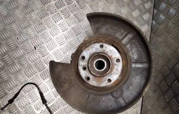 BMW 5 E60 E61 Rear wheel hub 