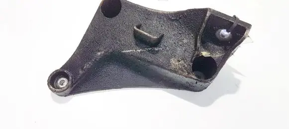 BMW 5 E39 Engine mounting bracket