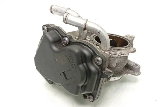 Volkswagen PASSAT B8 Throttle valve 04l128059AA