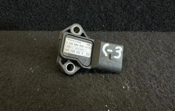 Volkswagen Golf IV Air pressure sensor 038906051C