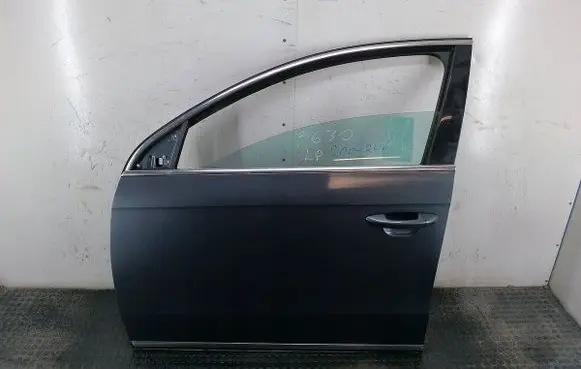 Volkswagen PASSAT B7 Front door LK7X