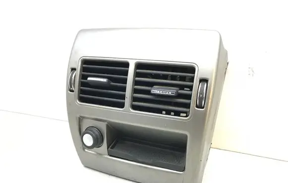 Rear air vent grill