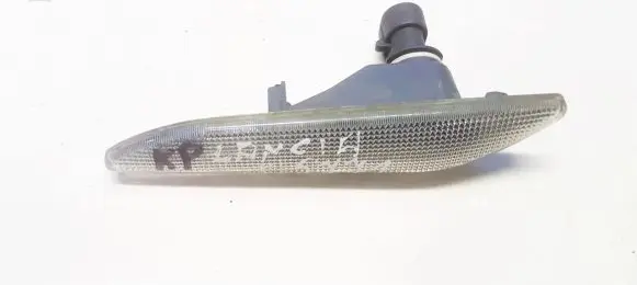Lancia Phedra Front fender indicator light B032