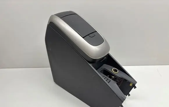 Toyota Auris 150 Armrest 5891102180