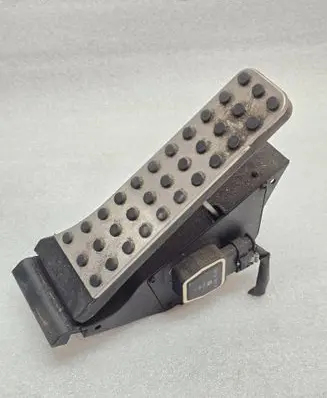 Mercedes-Benz S W222 Accelerator throttle pedal A2043000100