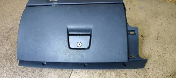 Volvo C30 Glove box 8626141