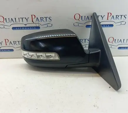 KIA Sorento Front door electric wing mirror