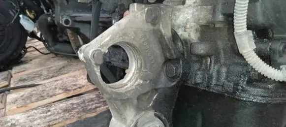Peugeot 206 Engine mounting bracket 9648930680