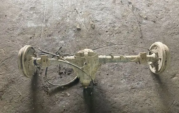 Daihatsu Rocky Rear axle beam with reductor 