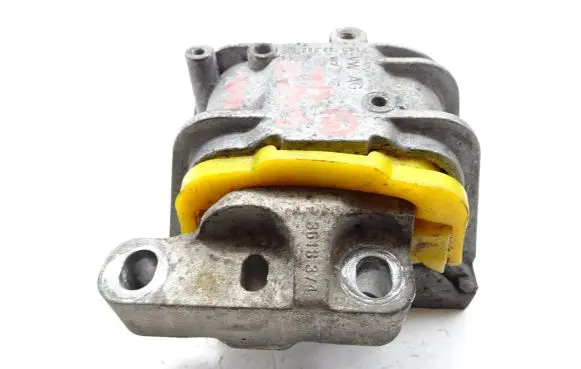 Volkswagen Golf VI Engine mount bracket 1K0199262