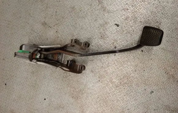 Toyota Avensis T270 Brake pedal 