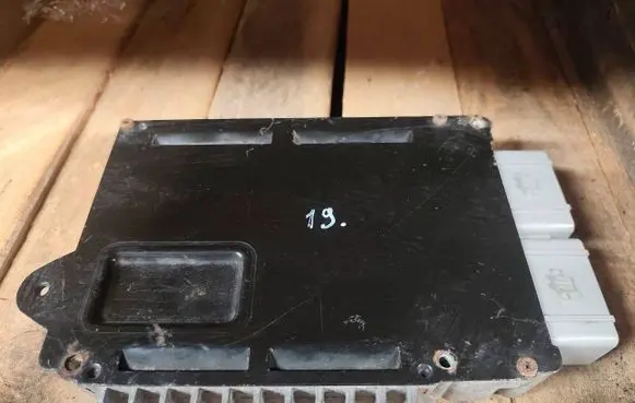 Chrysler Voyager Engine control unit/module P04727247AD