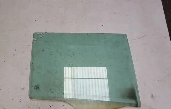 Mercedes-Benz C W204 Sliding door window/glass 