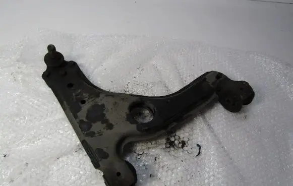 Opel Zafira B Front lower control arm/wishbone 