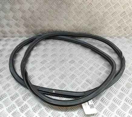 Audi Q7 4M Rubber seal front coupe door 4M0831721D