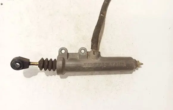 Mercedes-Benz C W202 Clutch master cylinder 2022900112