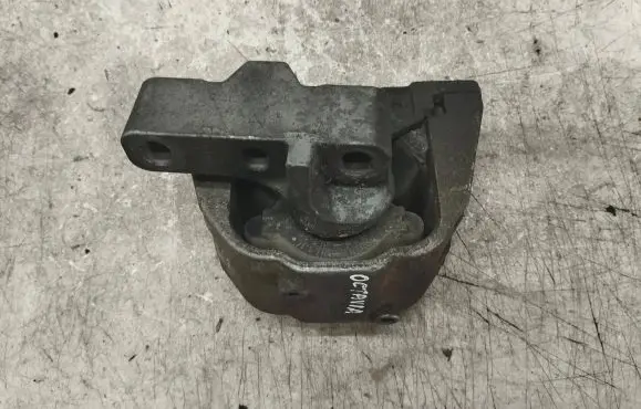 Skoda Octavia Mk1 (1U) Engine mount bracket 1J0199282