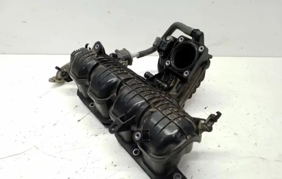 Toyota Prius+ (ZVW40) Intake manifold 1712037054