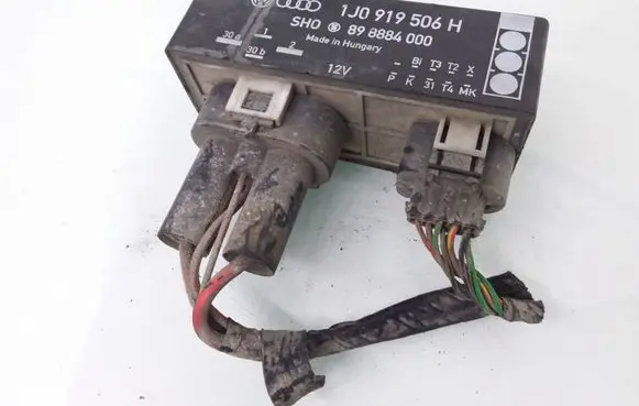 Audi A3 S3 8L Coolant fan relay 1J0919506H 898884000