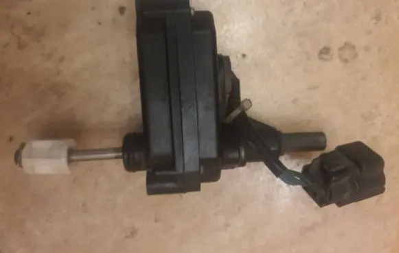 Headlight level adjustment motor