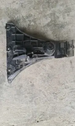 BMW 5 E60 E61 Bumper support mounting bracket corner 7896616