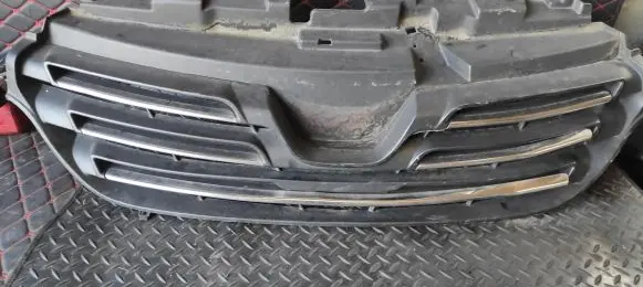 Renault Trafic III (X82) Front grill 623108673R